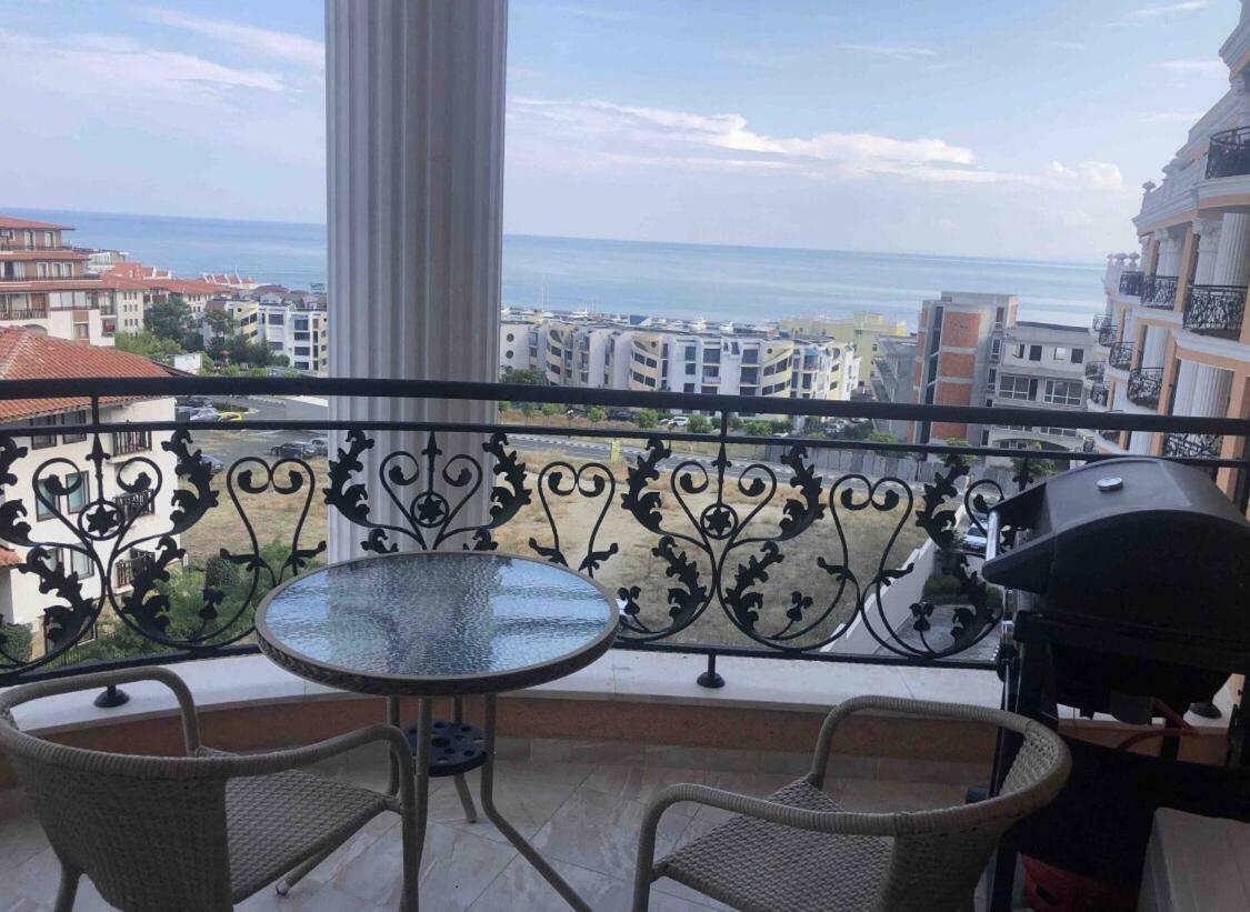 Amazing Apartment Facing The Sea Бургас Екстериор снимка